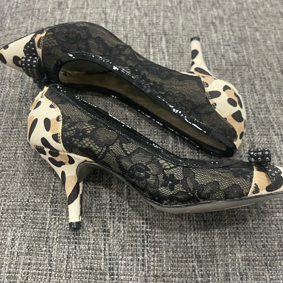 BEBE , leopard fur, lace, & patent studded bow on toes pumps!😊 - Picture 4 of 6